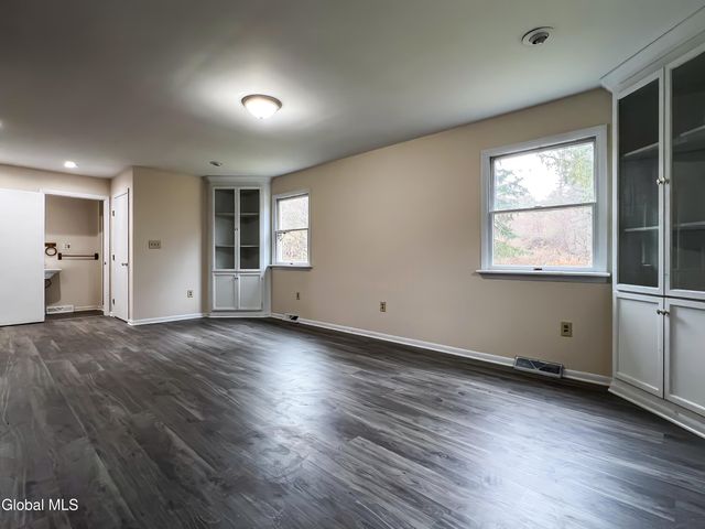 70 Orchard Hill Road, New Scotland, NY 12159