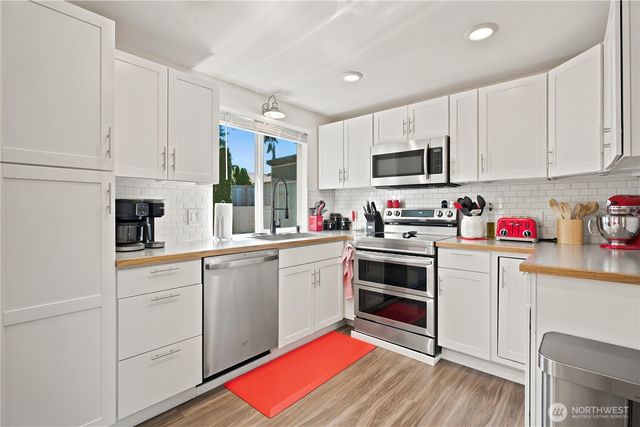 28504 23rd Avenue S, Federal Way, WA 98003