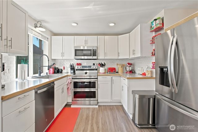 28504 23rd Avenue S, Federal Way, WA 98003