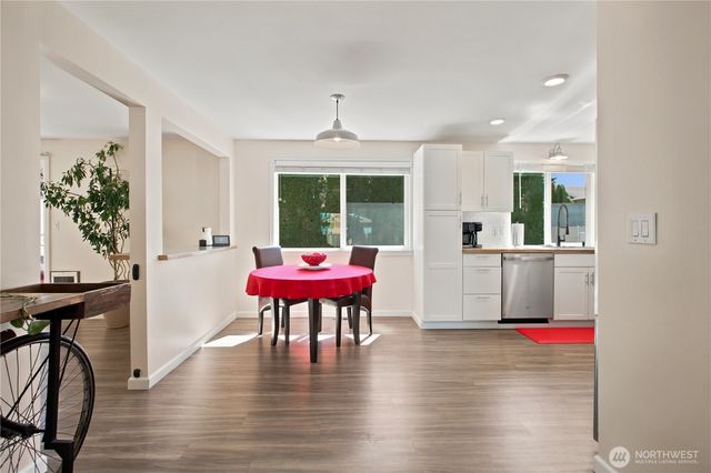 28504 23rd Avenue S, Federal Way, WA 98003