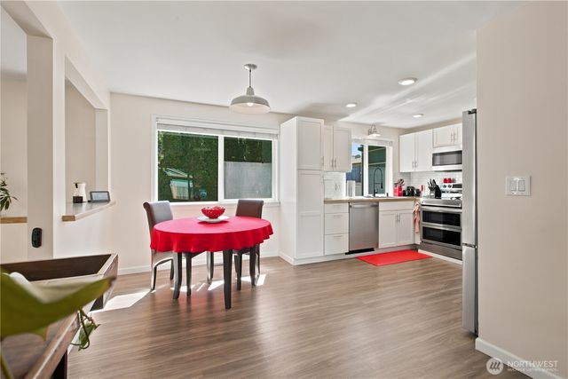 28504 23rd Avenue S, Federal Way, WA 98003