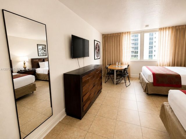 19201 Collins Avenue 828, Sunny Isles Beach, FL 33160