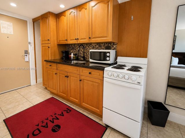 19201 Collins Avenue 828, Sunny Isles Beach, FL 33160