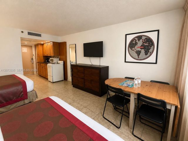 19201 Collins Avenue 828, Sunny Isles Beach, FL 33160