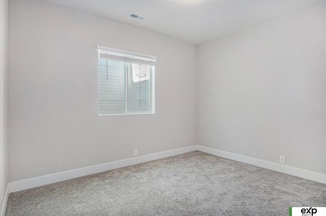 6915 Port Royal Drive, Papillion, NE 68046