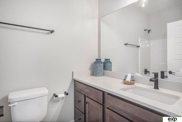 6915 Port Royal Drive, Papillion, NE 68046