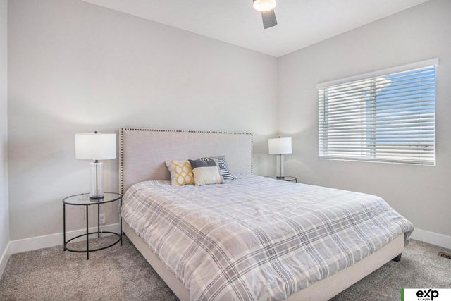 6915 Port Royal Drive, Papillion, NE 68046