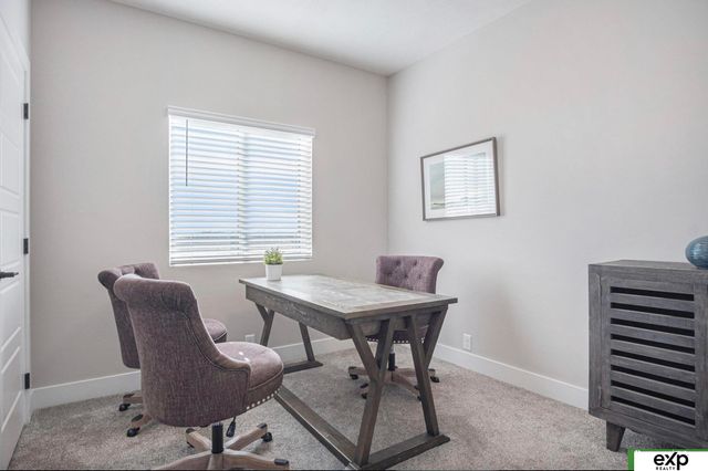 6915 Port Royal Drive, Papillion, NE 68046