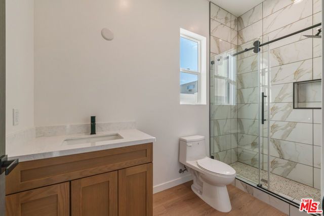 8730 Etiwanda Avenue, Northridge (los Angeles), CA 91325