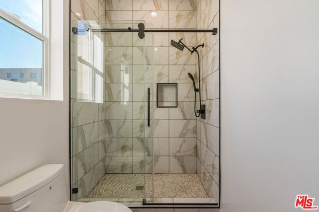 8730 Etiwanda Avenue, Northridge (los Angeles), CA 91325