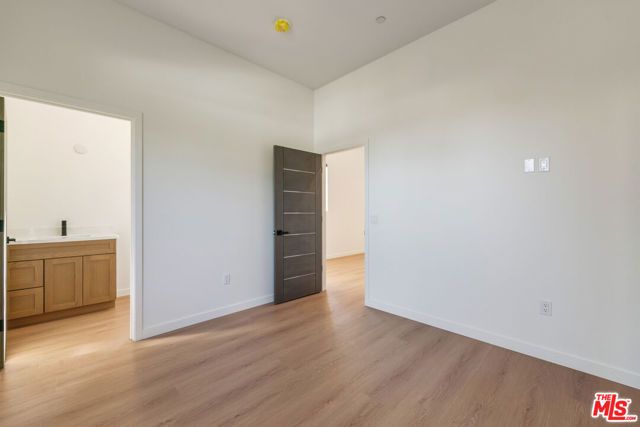 8730 Etiwanda Avenue, Northridge (los Angeles), CA 91325