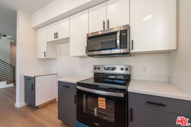 8730 Etiwanda Avenue, Northridge (los Angeles), CA 91325