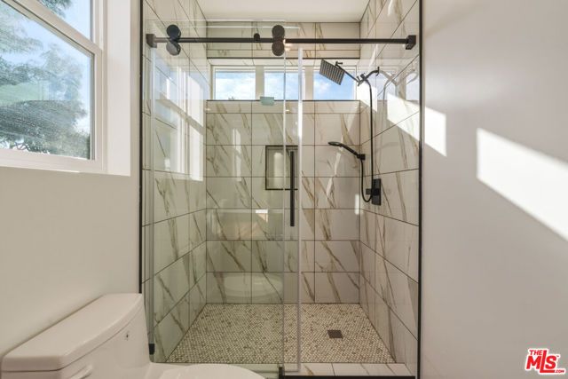 8730 Etiwanda Avenue, Northridge (los Angeles), CA 91325