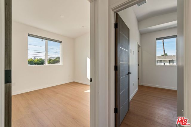 8730 Etiwanda Avenue, Northridge (los Angeles), CA 91325