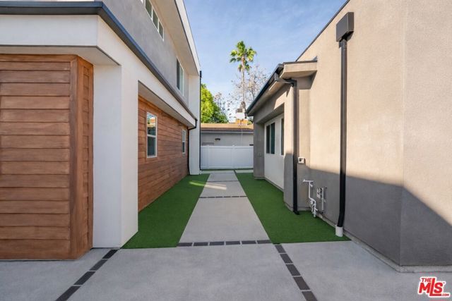 8730 Etiwanda Avenue, Northridge (los Angeles), CA 91325