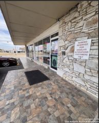 609 Pat Booker, Universal City, TX 78148