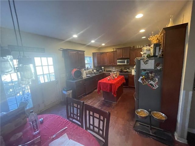 802 Bishops Run Lane, Mableton, GA 30126