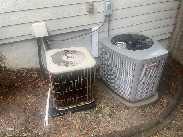 802 Bishops Run Lane, Mableton, GA 30126