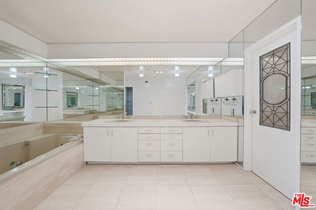 10430 Wilshire Boulevard 1701, Los Angeles, CA 90024