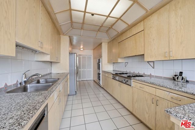 10430 Wilshire Boulevard 1701, Los Angeles, CA 90024