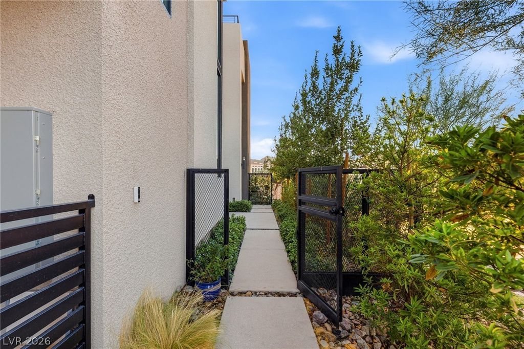 18 Heron Harbour Drive, Henderson, NV 89011 — photo 5