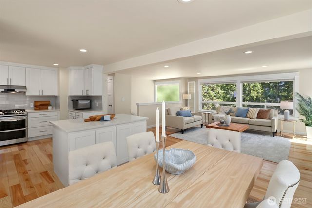 525 Mount Everest Lane SW, Issaquah, WA 98027