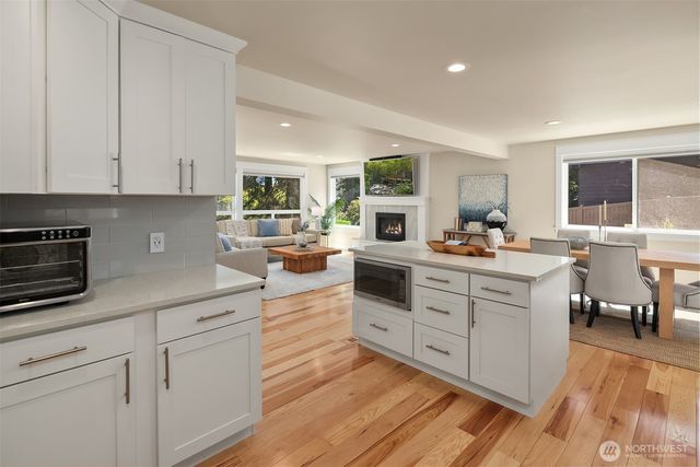 525 Mount Everest Lane SW, Issaquah, WA 98027