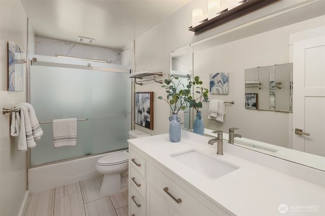 525 Mount Everest Lane SW, Issaquah, WA 98027