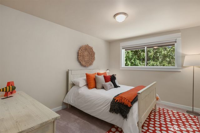 525 Mount Everest Lane SW, Issaquah, WA 98027
