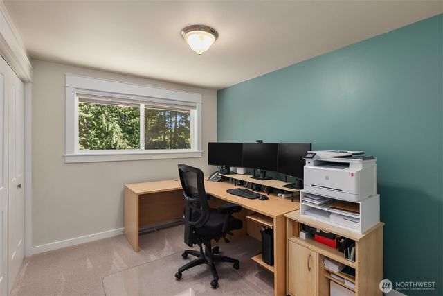 525 Mount Everest Lane SW, Issaquah, WA 98027