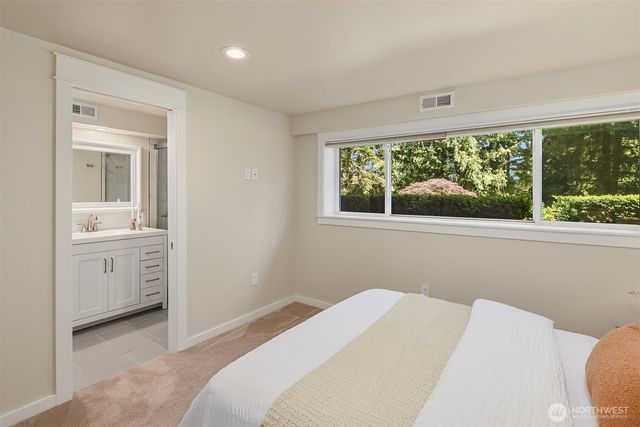 525 Mount Everest Lane SW, Issaquah, WA 98027