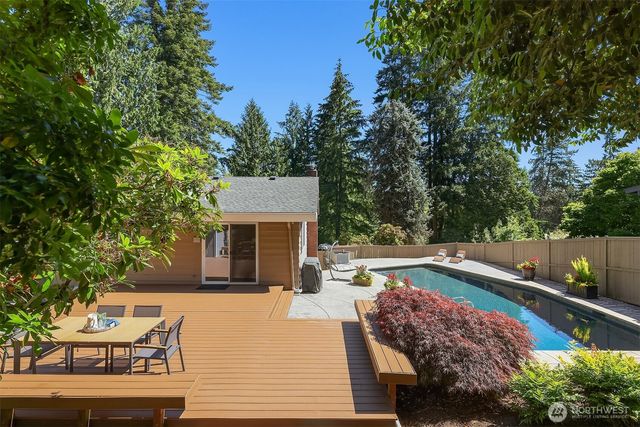 525 Mount Everest Lane SW, Issaquah, WA 98027