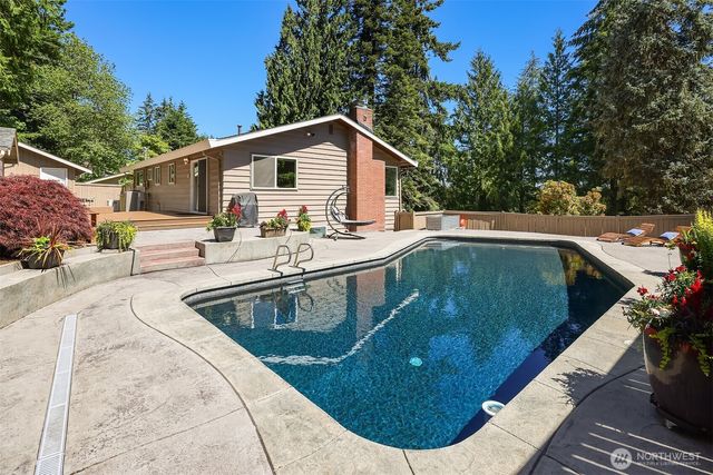 525 Mount Everest Lane SW, Issaquah, WA 98027