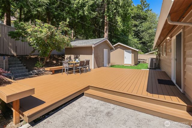 525 Mount Everest Lane SW, Issaquah, WA 98027