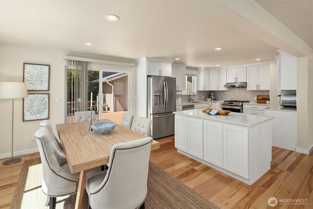 525 Mount Everest Lane SW, Issaquah, WA 98027