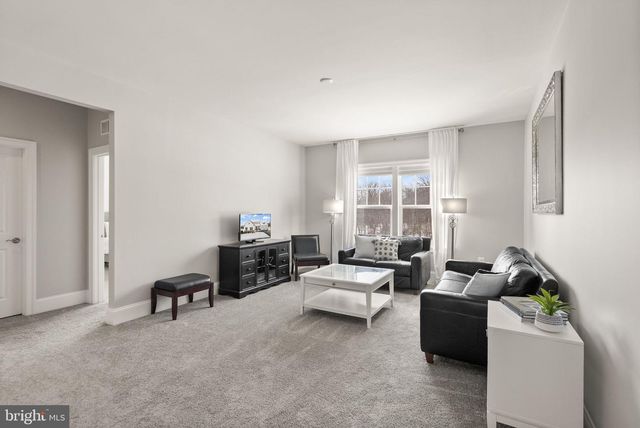 40779 YARROW GROVE PL, Aldie, VA 20105