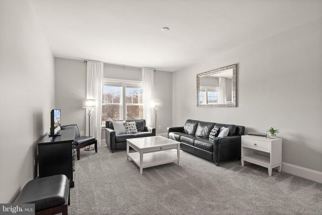 40779 YARROW GROVE PL, Aldie, VA 20105