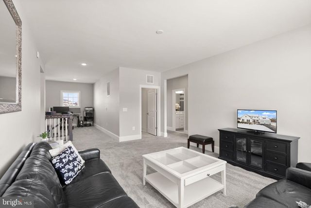 40779 YARROW GROVE PL, Aldie, VA 20105