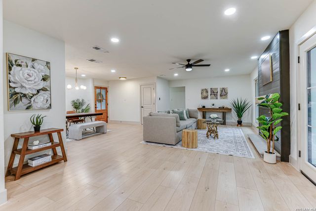 8708 GERONIMO DR, San Antonio, TX 78254