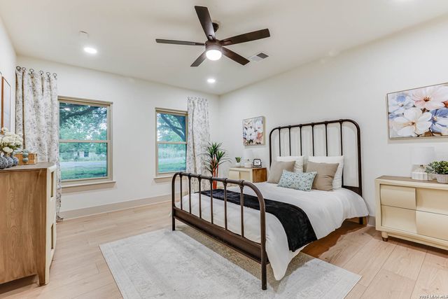 8708 GERONIMO DR, San Antonio, TX 78254