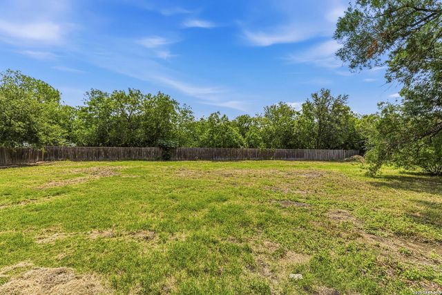 8708 GERONIMO DR, San Antonio, TX 78254