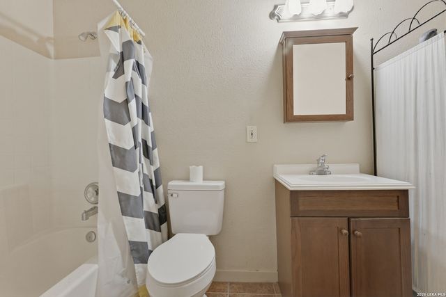 8708 GERONIMO DR, San Antonio, TX 78254