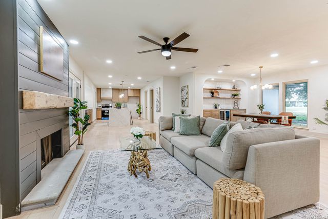 8708 GERONIMO DR, San Antonio, TX 78254