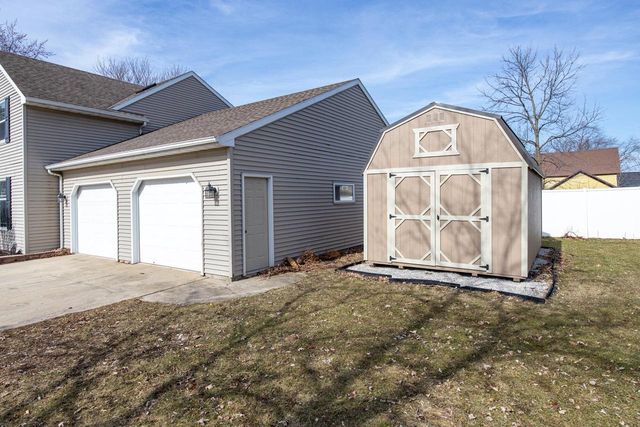 1567 OLD SCHOOL PLACE, Greenleaf, WI 54126