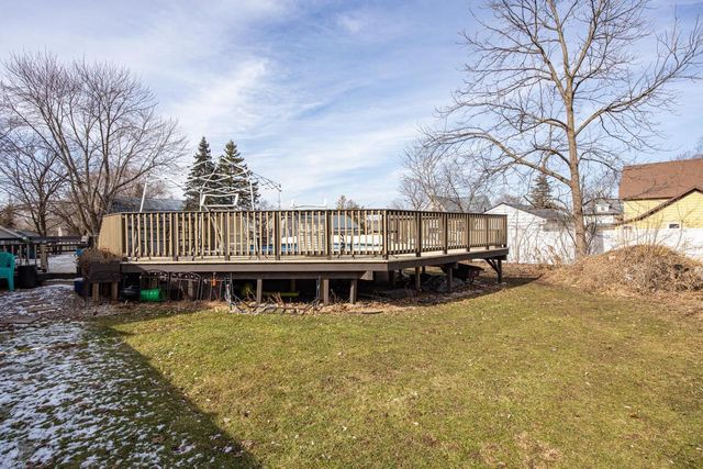 1567 OLD SCHOOL PLACE, Greenleaf, WI 54126