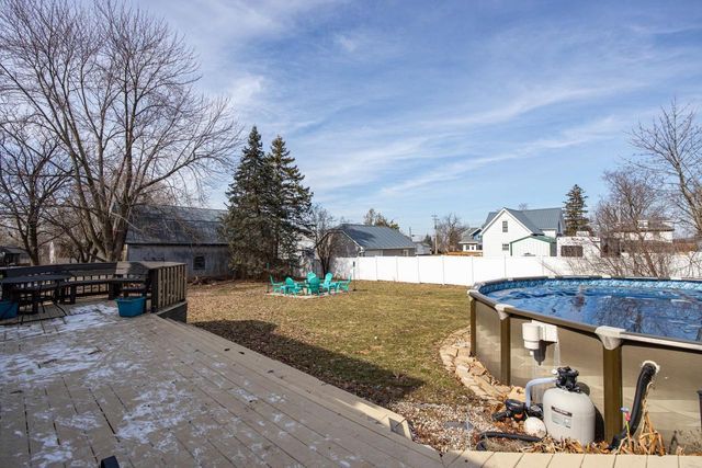 1567 OLD SCHOOL PLACE, Greenleaf, WI 54126