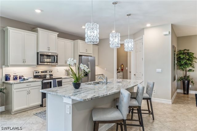856 NE 6TH AVE, Cape Coral, FL 33909
