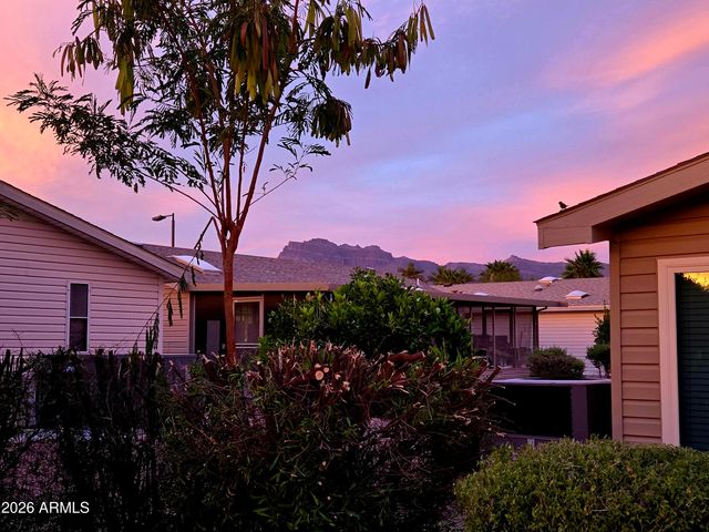 3301 S GOLDFIELD Road 1034, Apache Junction, AZ 85119