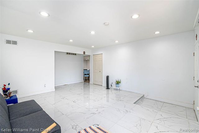 33849 Clifton Drive, Sterling Heights, MI 48310