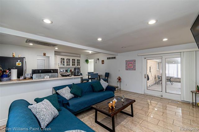 33849 Clifton Drive, Sterling Heights, MI 48310